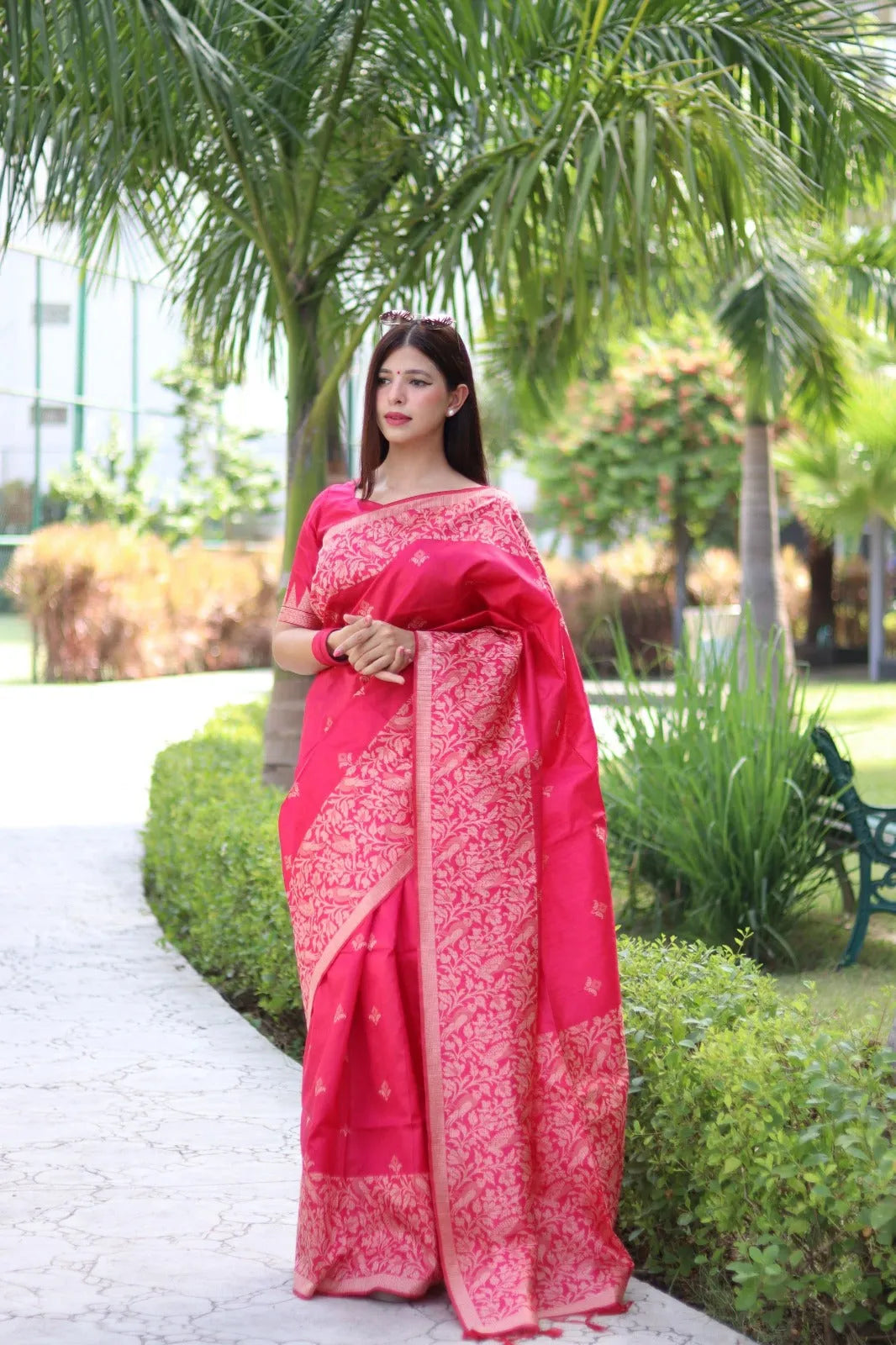 Heritage Charm Handloom Raw Silk Saree with Elegant Pallu